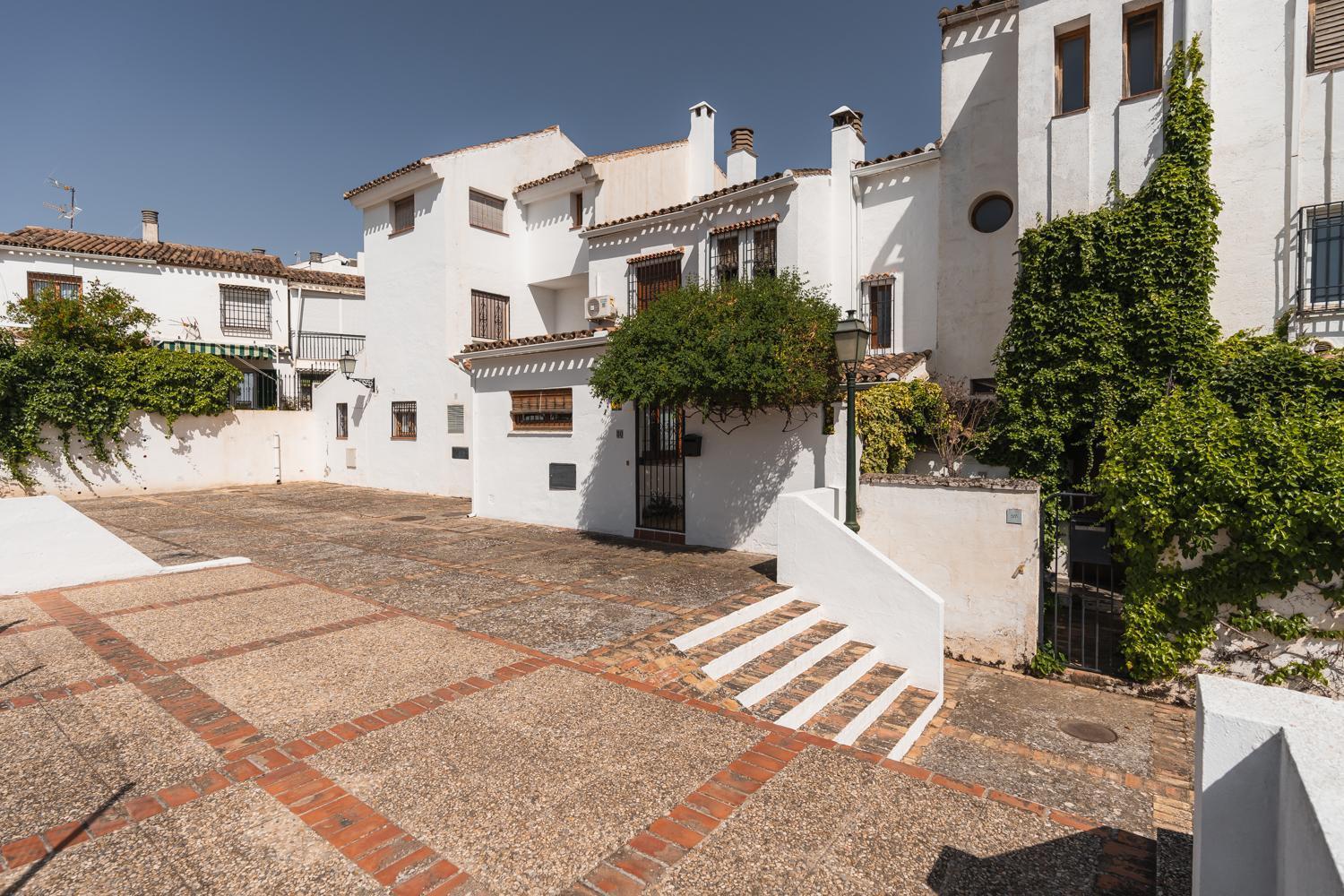 Carmenes De La Muralla - Free Parking Vakantiehuis *