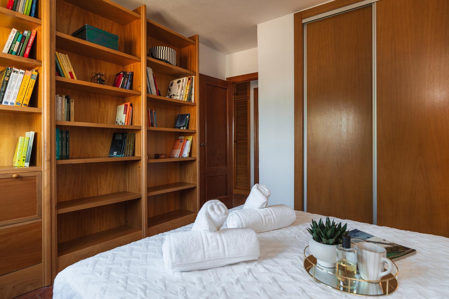 Holiday home Carmenes De La Muralla - Free Parking *